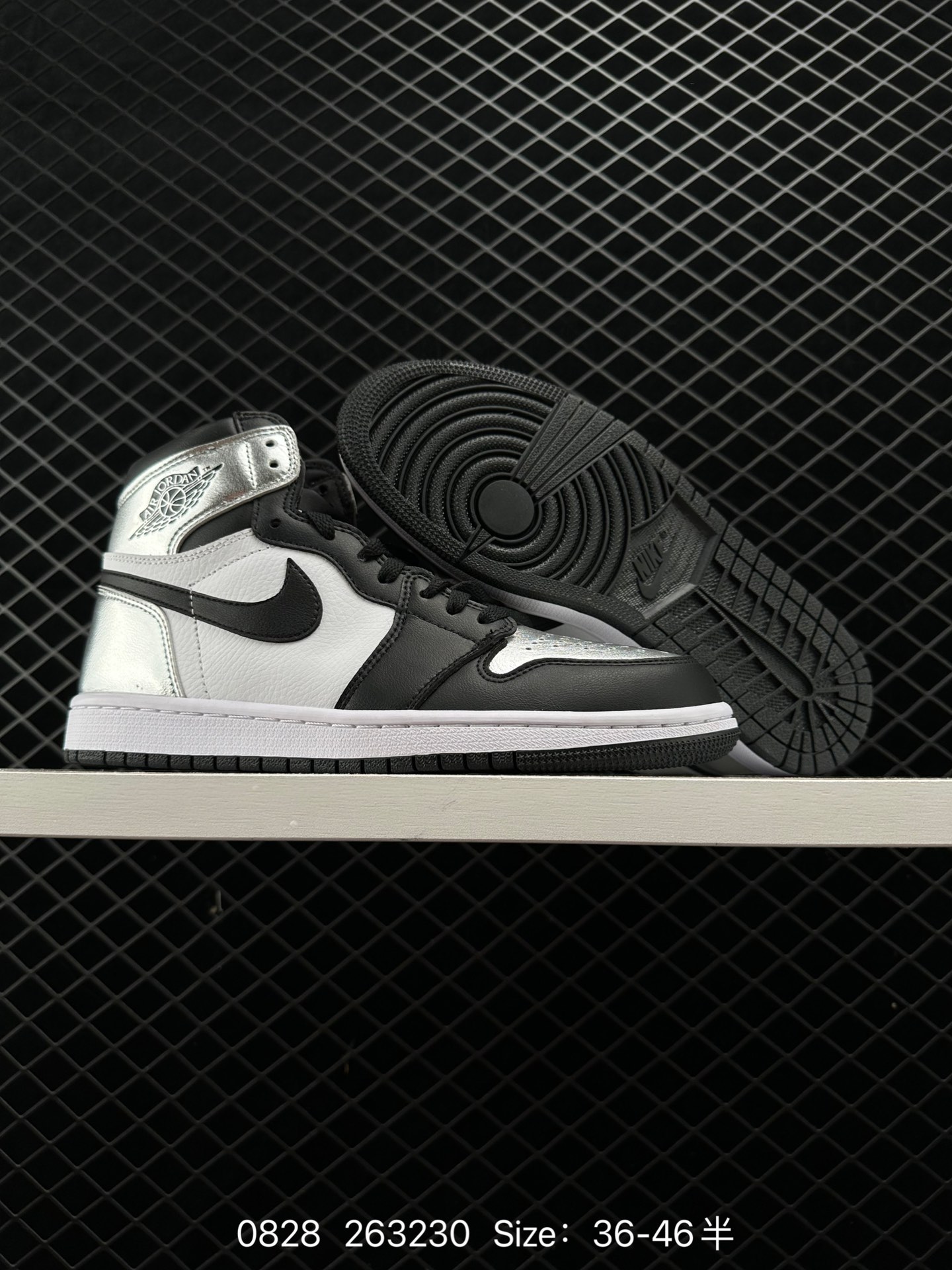 Nike Air Jordan 1 Retro High OG”Black/White“